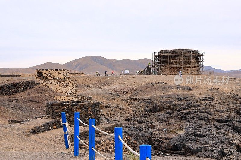 El Cotillo，在阴天建造的旧塔(toston)